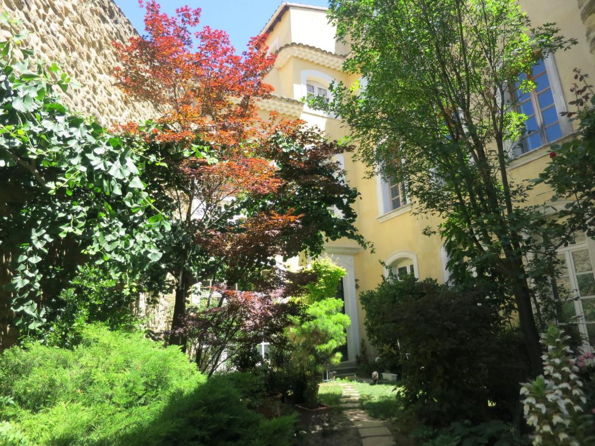 Hotel Entre Vignes Et Dentelles Courthézon Exterior foto